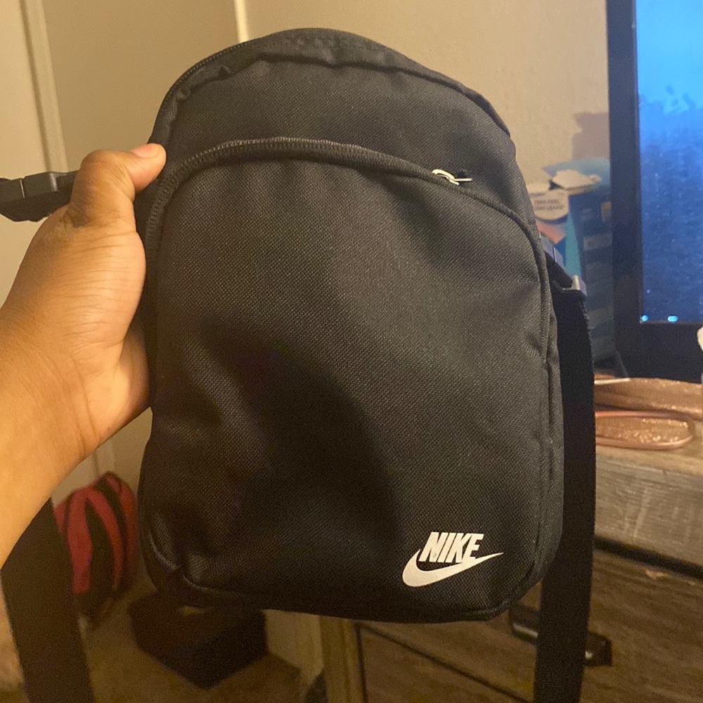 Nike cross body never worn